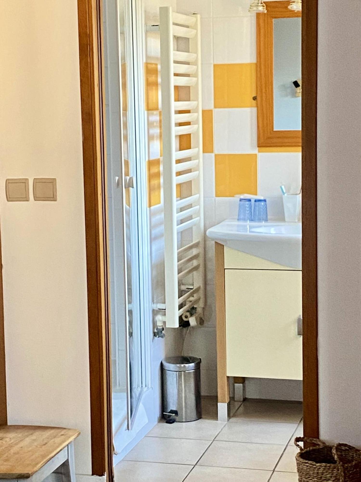 Le Clos De La Barre- Chambres D'Hotes De Charme En Normandie-Basly-Proche Plage Debarquement Esterno foto